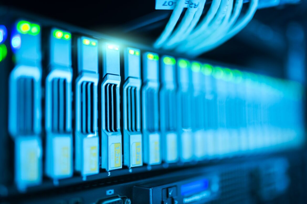 Red West: Τεχνολογία & Web Hosting για Ισχυρή Online Παρουσία